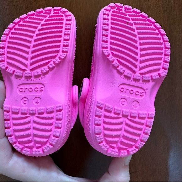 CROCS Bubblegum Barbie Pink Baby Girl Class Clog | Toddler Size 4 - Picture 2 of 4